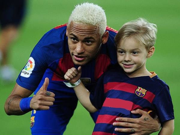 Con trai Neymar được dự đoán sẽ theo sự nghiệp của bố