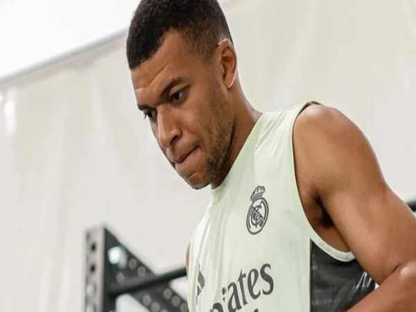 Bóng đá QT: Mbappe nghỉ trận hạ màn vòng bảng của Real