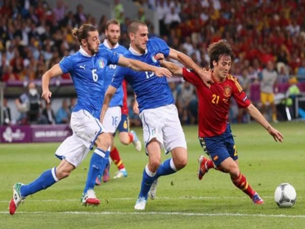 Những khoảnh khắc lịch sử tại Chung kết EURO 2012