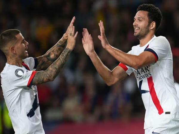 Barca bỏ lỡ, PSG trừng phạt