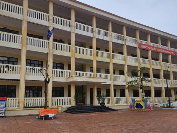 Ngủ mê thấy trường học đông người