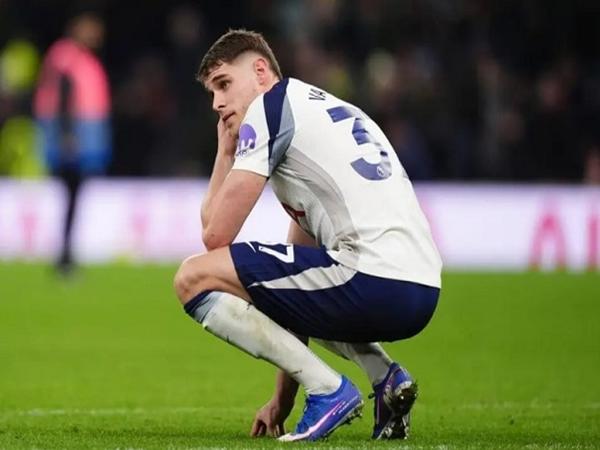 Tin Tottenham: Không được phép hòa Frankfurt