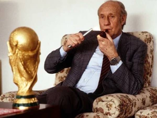 Helmut Schön – Người nâng tầm bóng đá Đức năm 1974